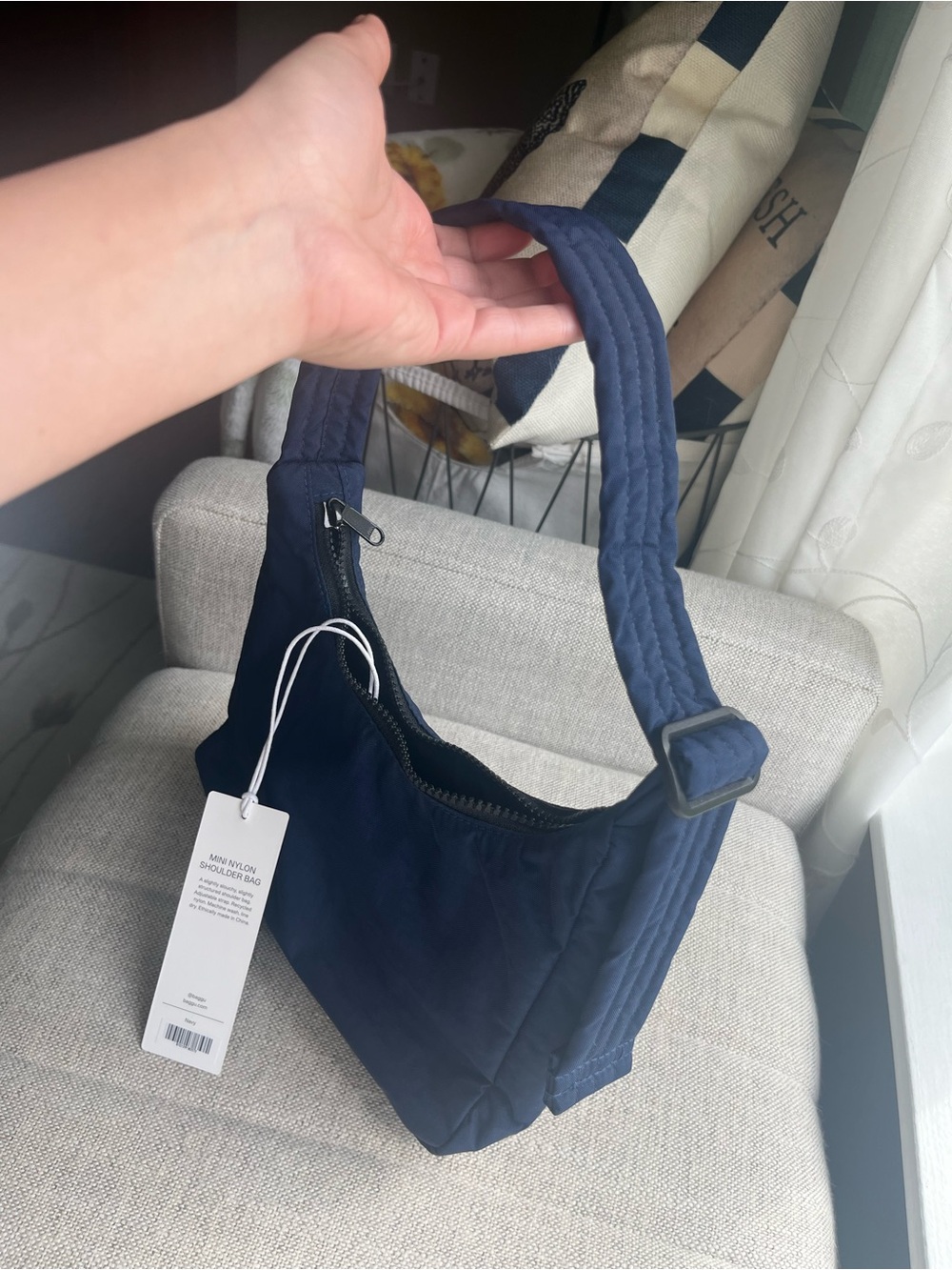 BAGGU Navy Shoulder Bag with Logo Patch - Picture 3 of 6
